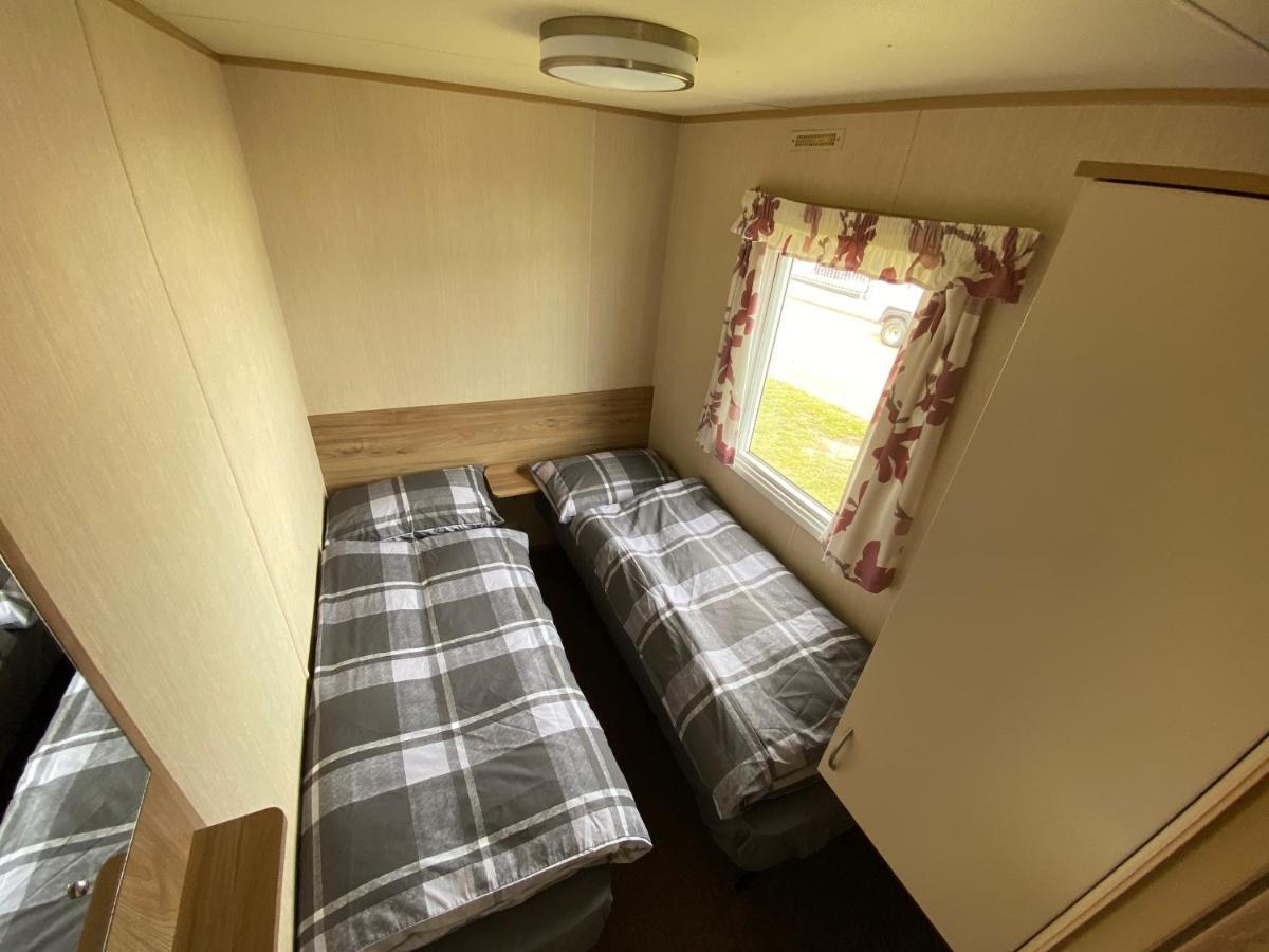 3 Bed 8 Berth Caravan In California Cliffs - M1 Горад Грэйт Ярмут Екстериор снимка