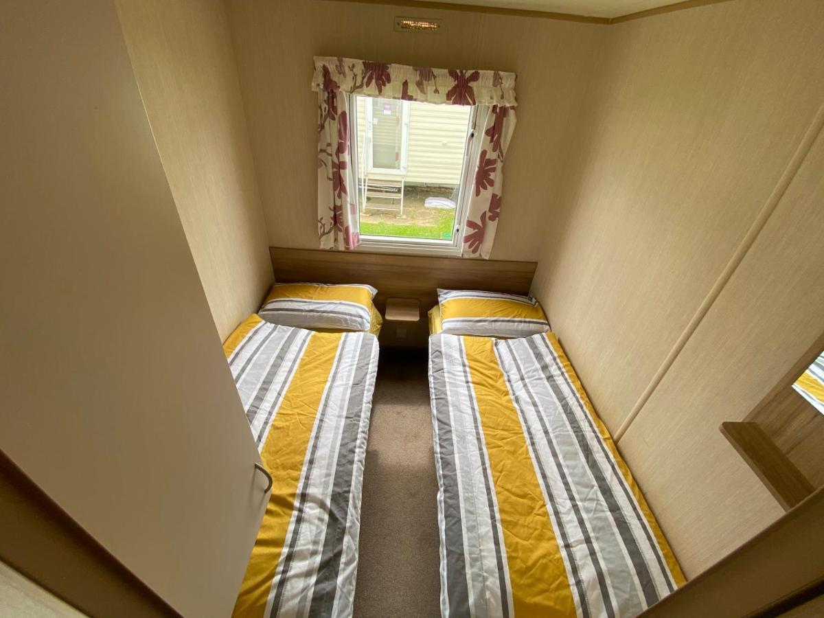 3 Bed 8 Berth Caravan In California Cliffs - M1 Горад Грэйт Ярмут Екстериор снимка